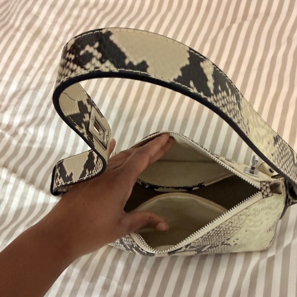 Verafied Python Shoulder/Hand Bag - Picture 3 of 3